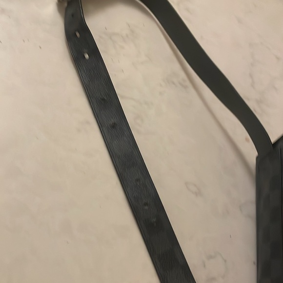 Louis Vuitton Damien belt bag - Picture 9 of 11